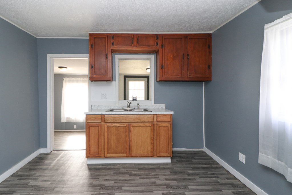 291 Pomerene Property Photo 12