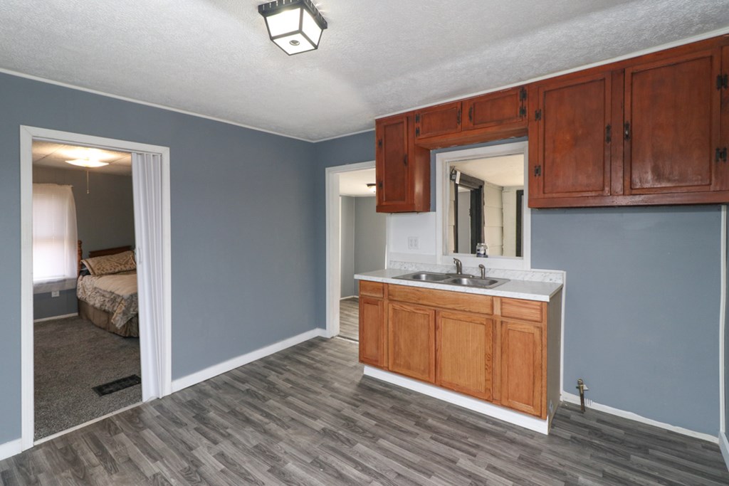 291 Pomerene Property Photo 13