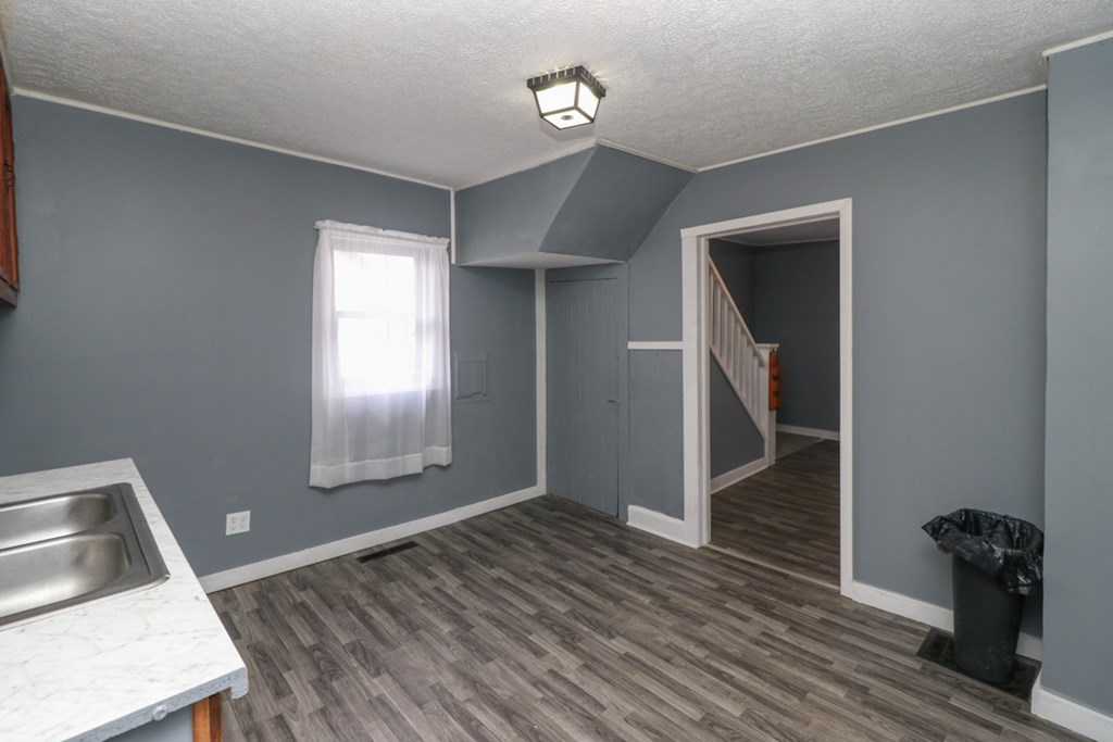 291 Pomerene Property Photo 14