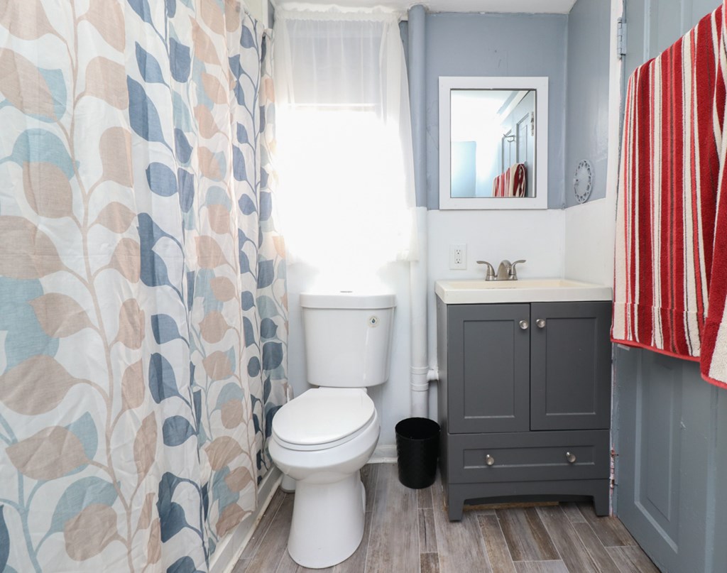 291 Pomerene Property Photo 18
