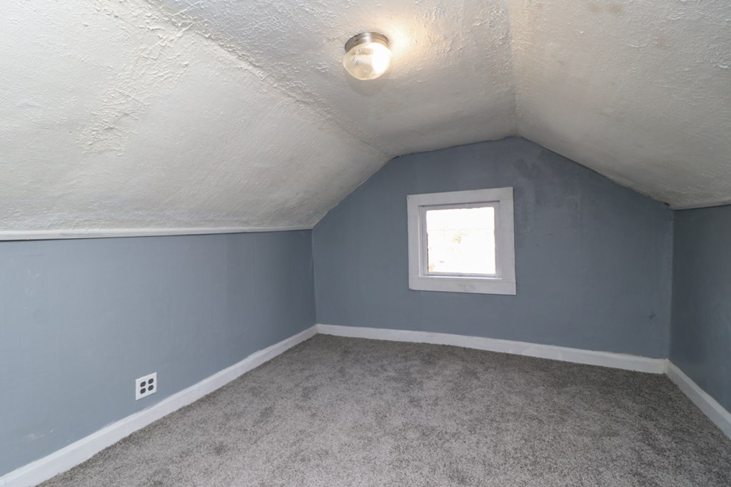 291 Pomerene Property Photo 23
