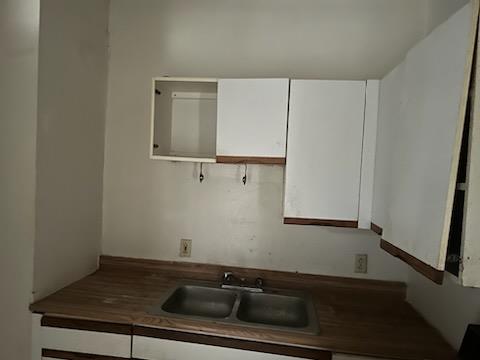 225 W 4th St Property Photo 6