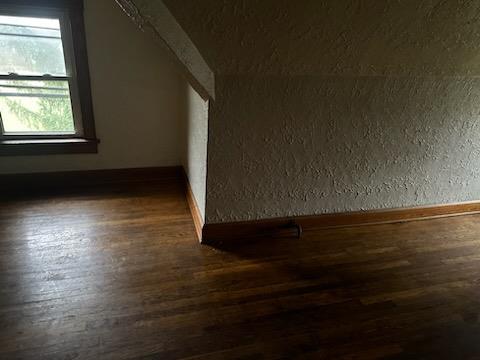 225 W 4th St Property Photo 10