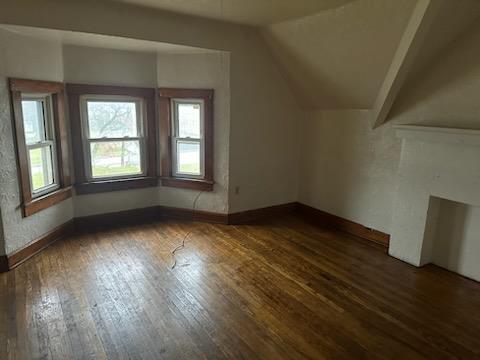 225 W 4th St Property Photo 11