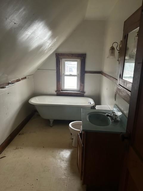 225 W 4th St Property Photo 13