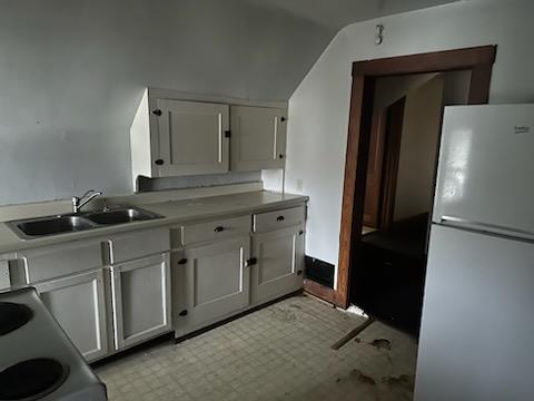 225 W 4th St Property Photo 14