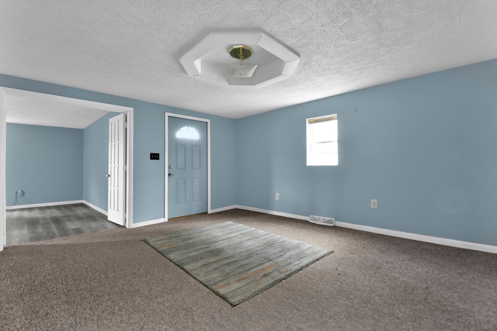364 Blaine Avenue Property Photo 4