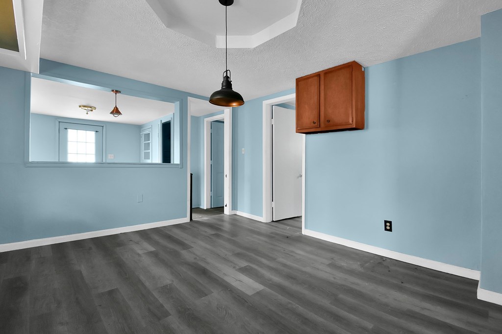 364 Blaine Avenue Property Photo 6