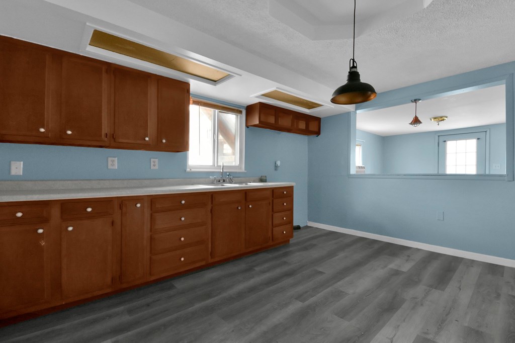 364 Blaine Avenue Property Photo 8
