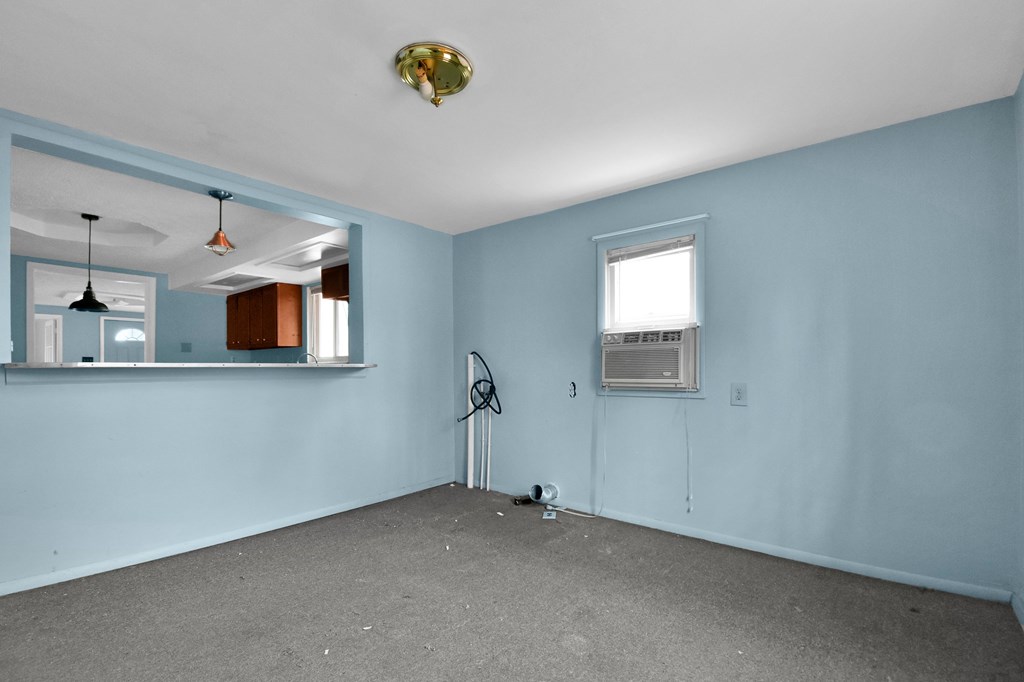 364 Blaine Avenue Property Photo 9
