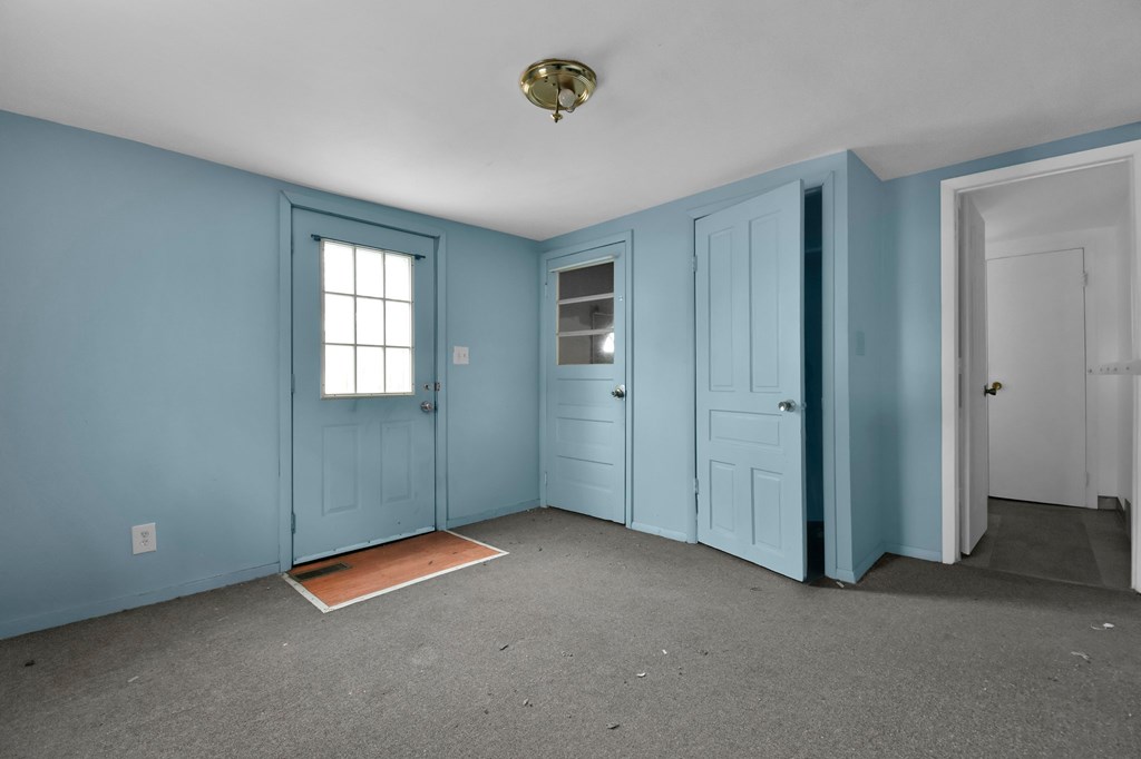 364 Blaine Avenue Property Photo 10