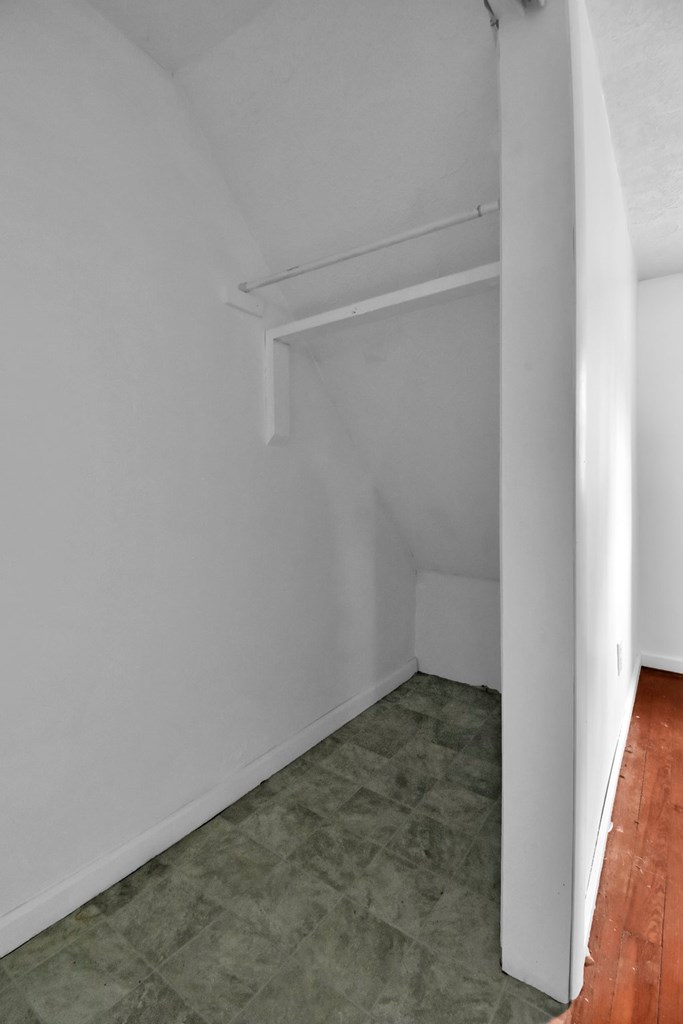 364 Blaine Avenue Property Photo 17