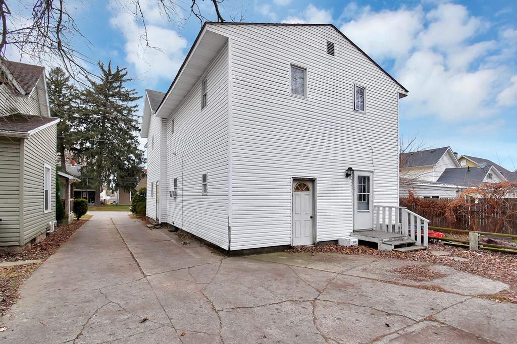 364 Blaine Avenue Property Photo 22