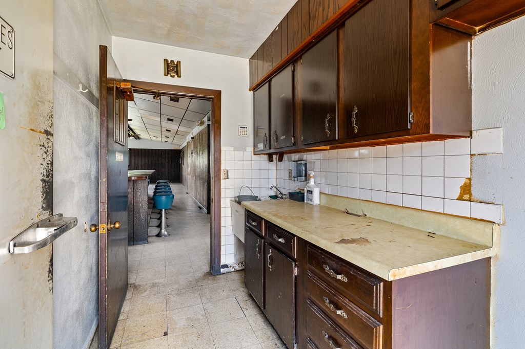 1188 Park Ave East Property Photo 34