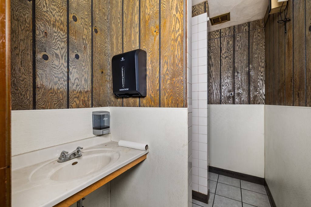 1188 Park Ave East Property Photo 35