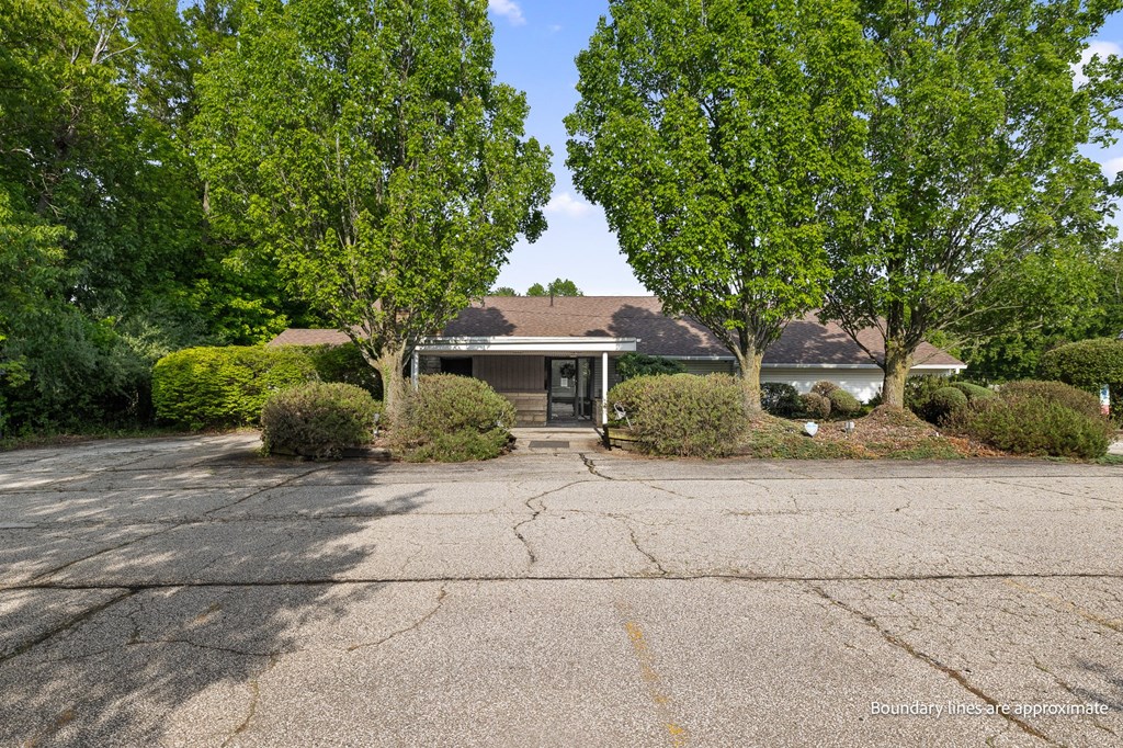 2461 Emma Lane Property Photo 4