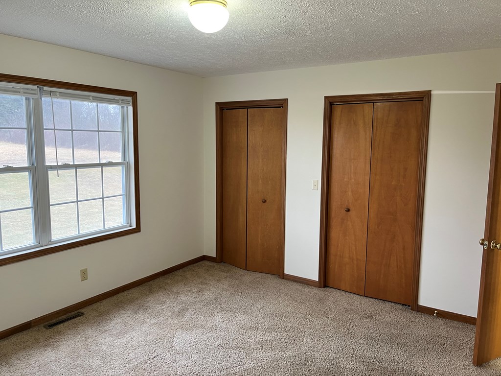1607 Spring Village Ln. Property Photo 9