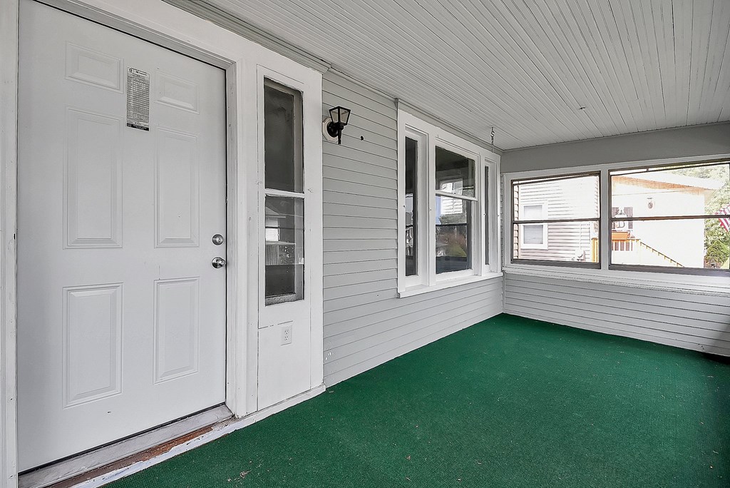 565 Garfield Place Property Photo 2