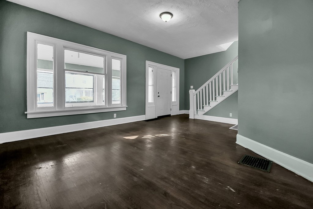 565 Garfield Place Property Photo 5