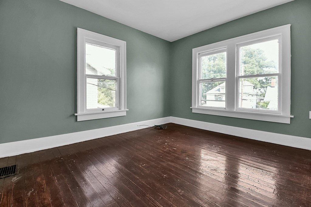 565 Garfield Place Property Photo 11