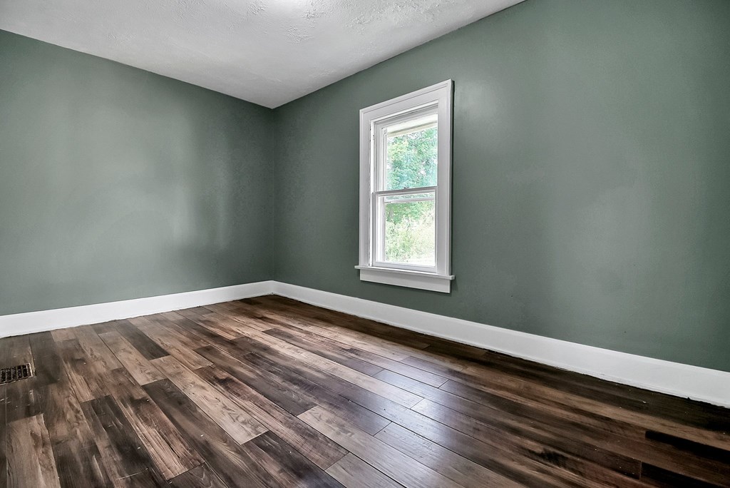 565 Garfield Place Property Photo 14