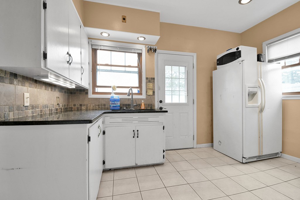 29 Park Ave Property Photo 8