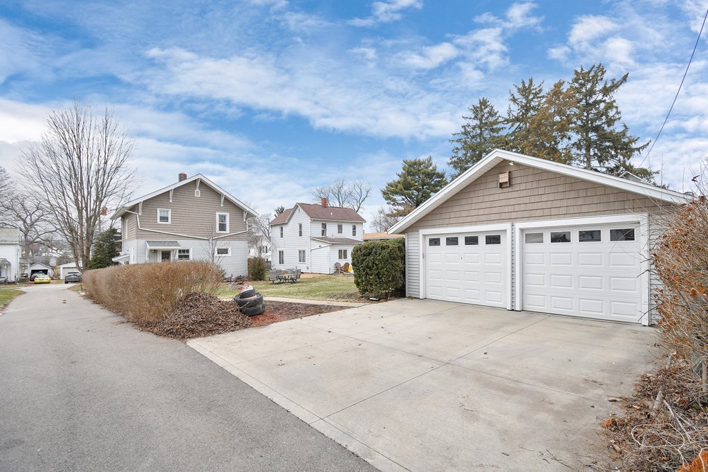 29 Park Ave Property Photo 26