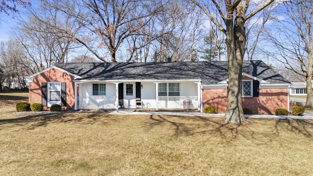 864 Country Club Lane Property Photo
