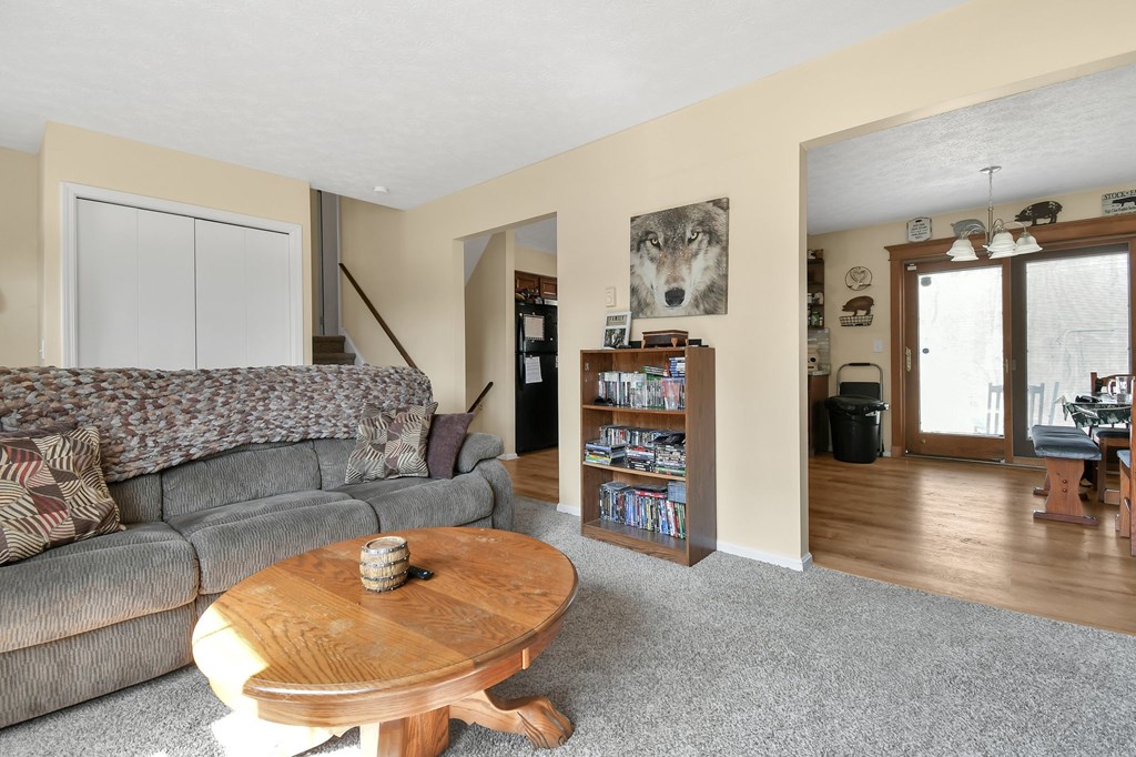 2539 Wedgewood Dr Property Photo 3