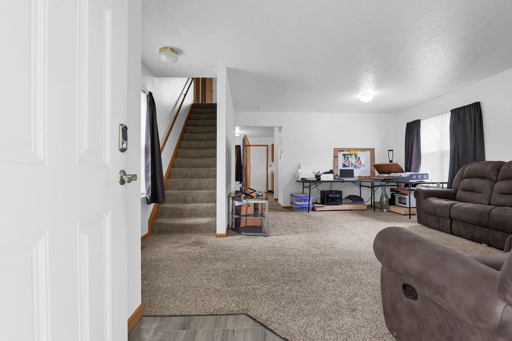 528 N Mulberry Property Photo 5
