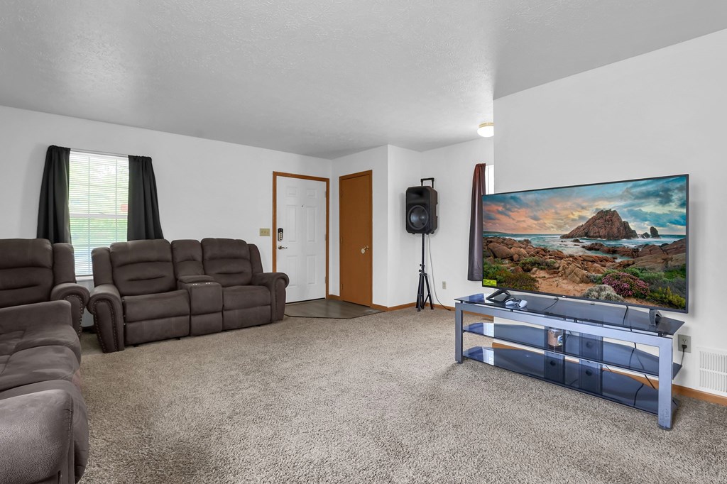 528 N Mulberry Property Photo 7