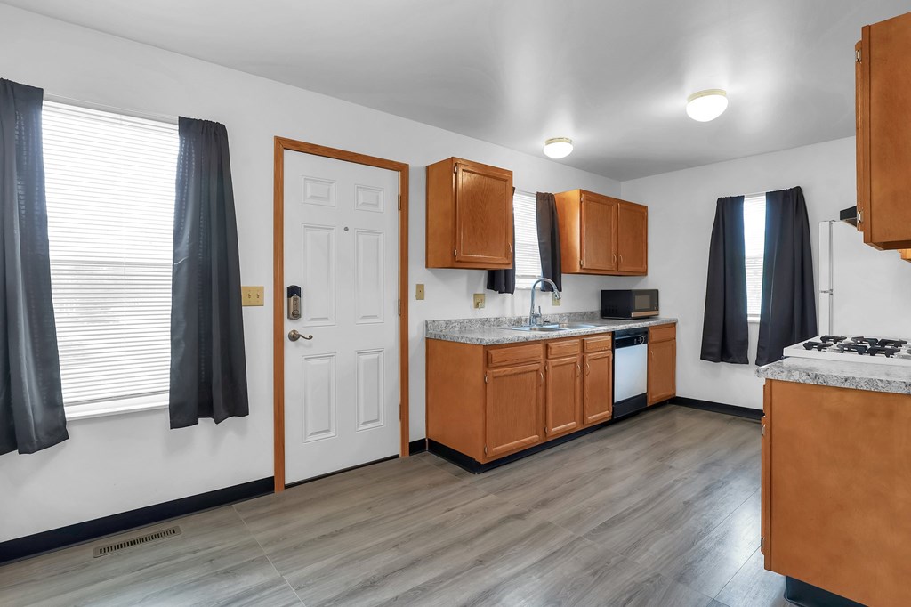 528 N Mulberry Property Photo 8