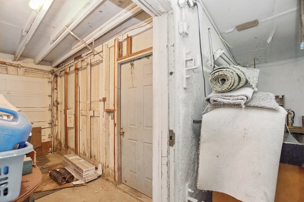 229 N 233-237 Mulberry St. Property Photo 12
