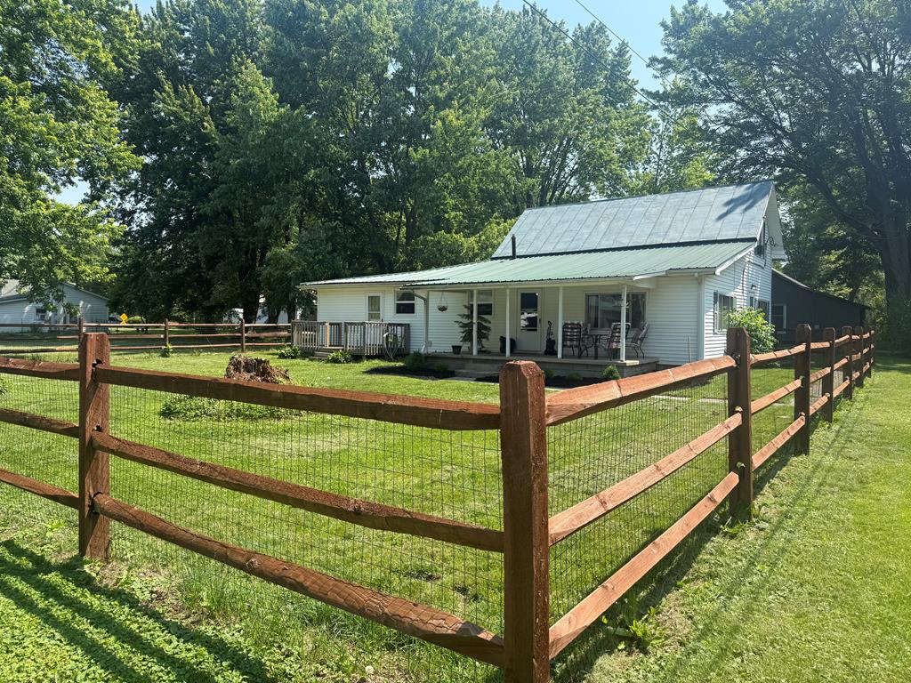 247 3rd Street Property Photo 1