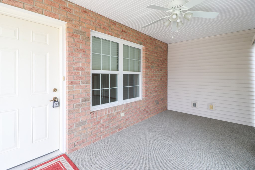 2346 Deerfield Ln Property Photo 9
