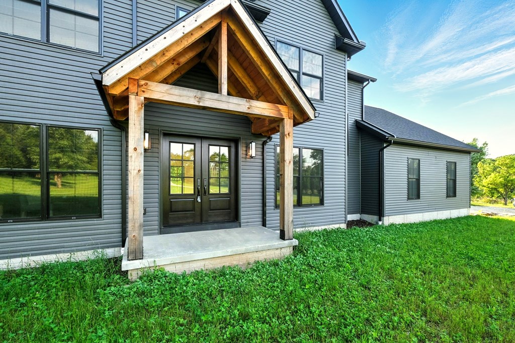 1360 Lexington Ontario Rd Property Photo 3