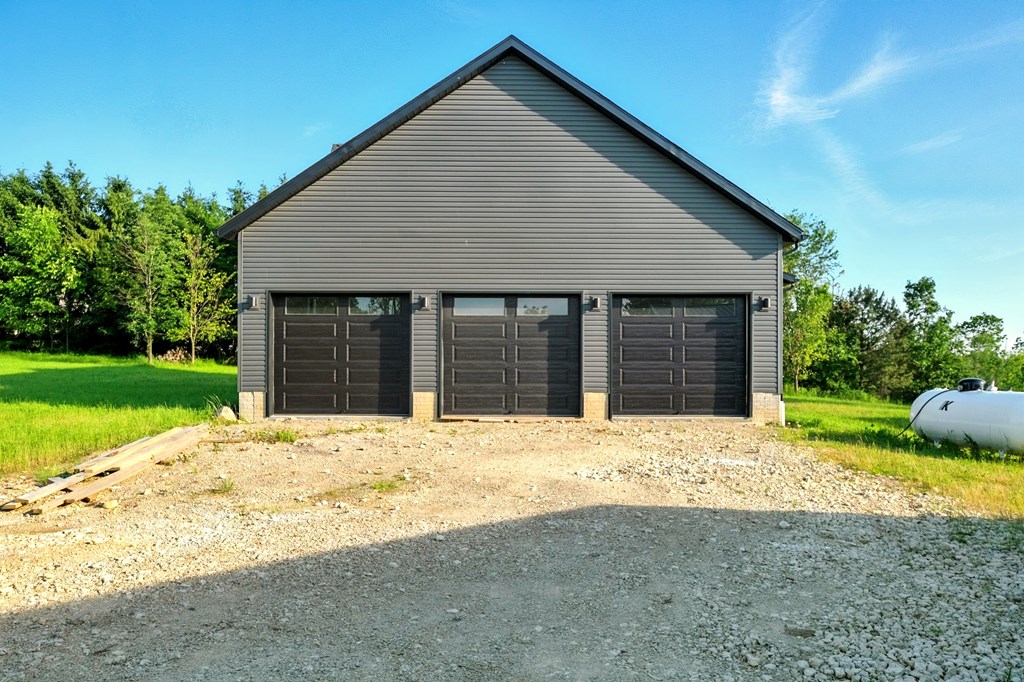 1360 Lexington Ontario Rd Property Photo 5