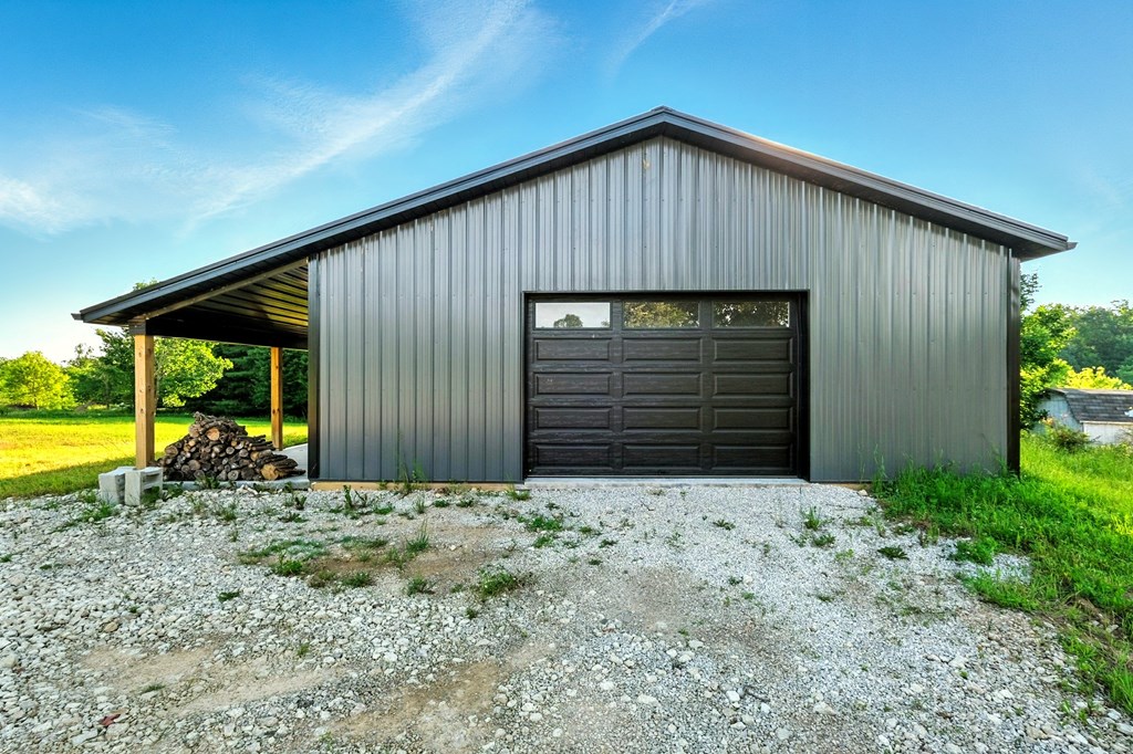 1360 Lexington Ontario Rd Property Photo 6