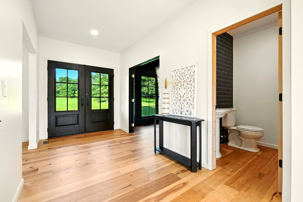 1360 Lexington Ontario Rd Property Photo 12