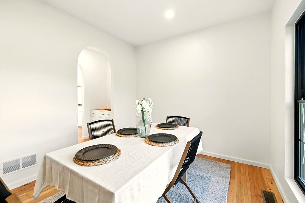 1360 Lexington Ontario Rd Property Photo 15