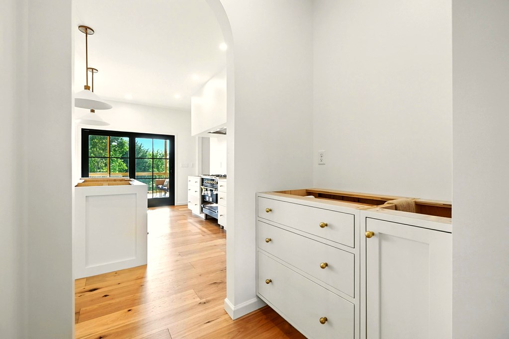 1360 Lexington Ontario Rd Property Photo 17