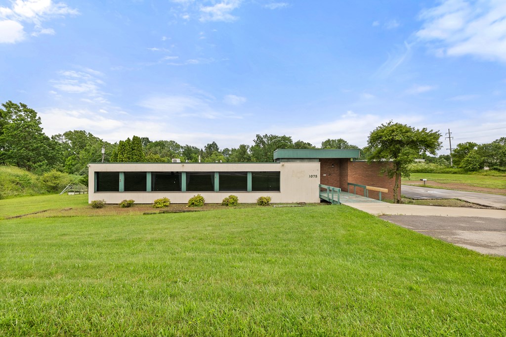 1075 National Parkway Property Photo 2