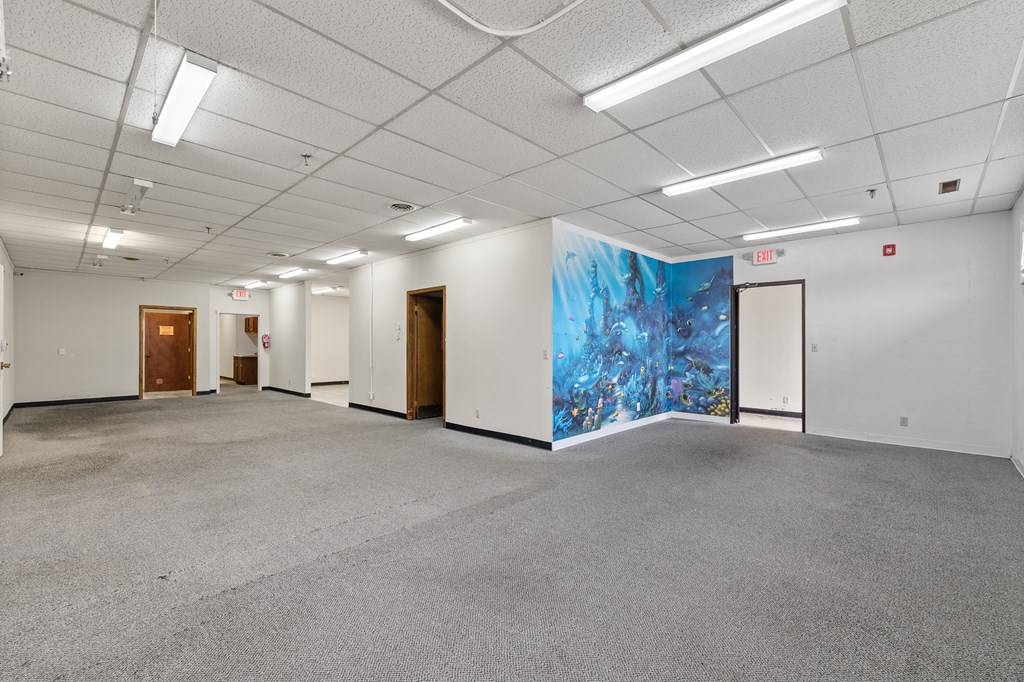 1075 National Parkway Property Photo 9