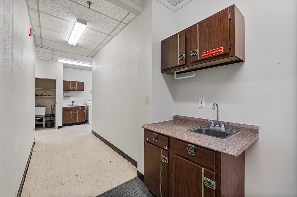 1075 National Parkway Property Photo 13