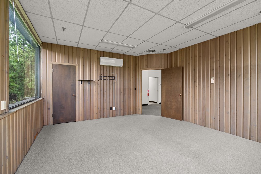 1075 National Parkway Property Photo 19