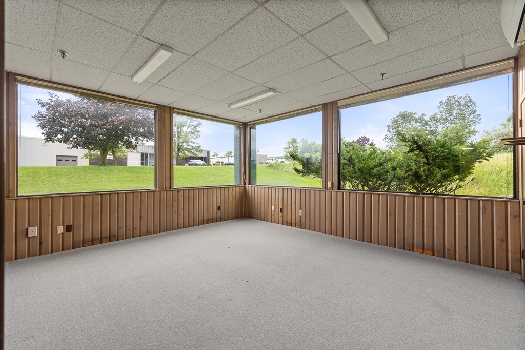 1075 National Parkway Property Photo 20