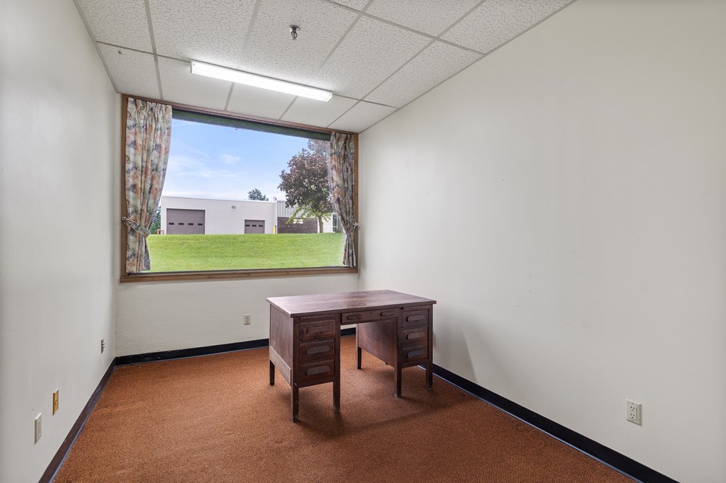 1075 National Parkway Property Photo 21