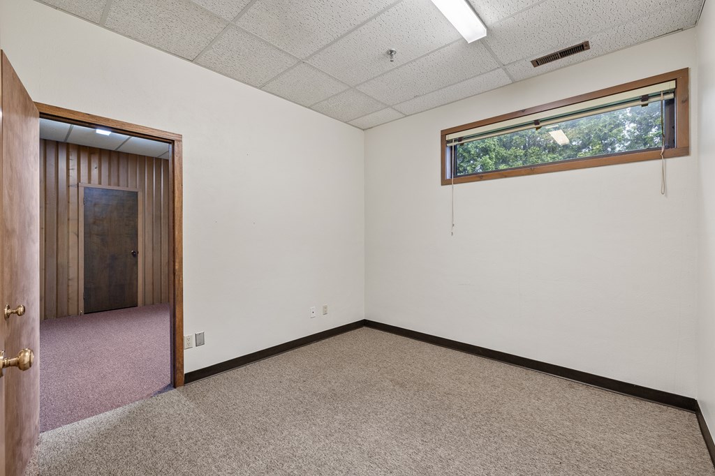 1075 National Parkway Property Photo 22