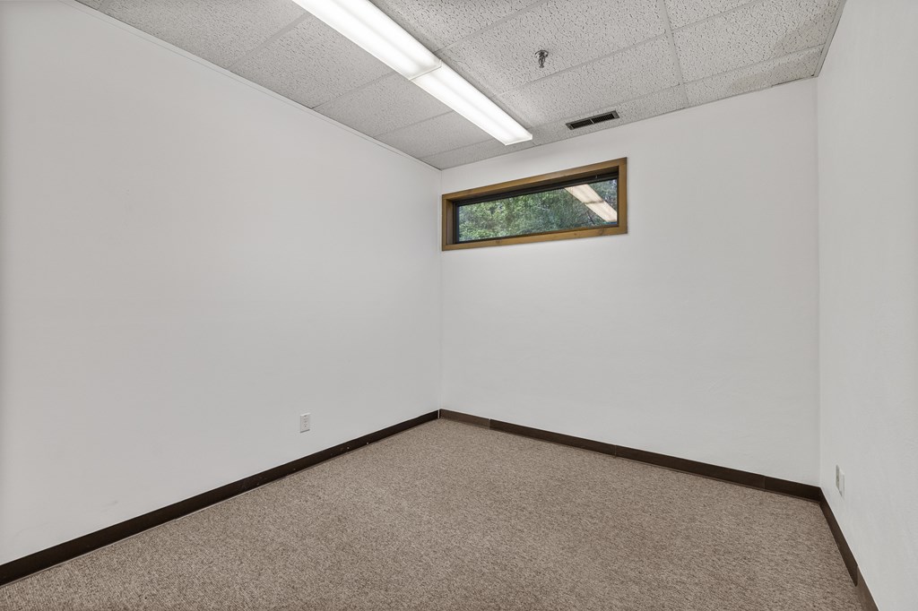 1075 National Parkway Property Photo 24