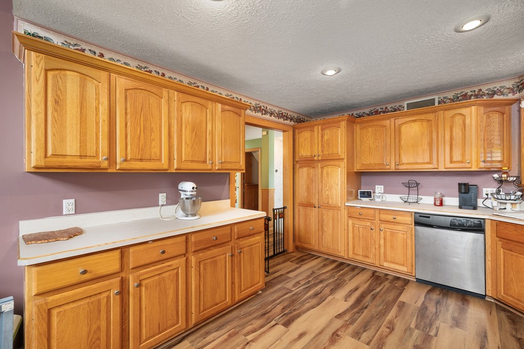 3320 Oakstone Drive Property Photo 11